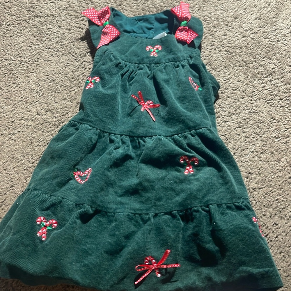 Green Christmas dress girls size 4T with matching undershirt.